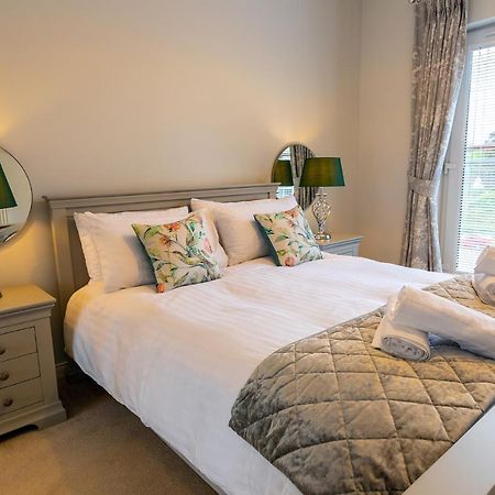 Hedgefield House - Serene Top Floor Flat Inverness Eksteriør billede